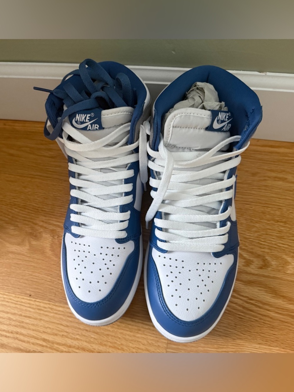 Jordan 1 Retro OG High True Blue (never worn)